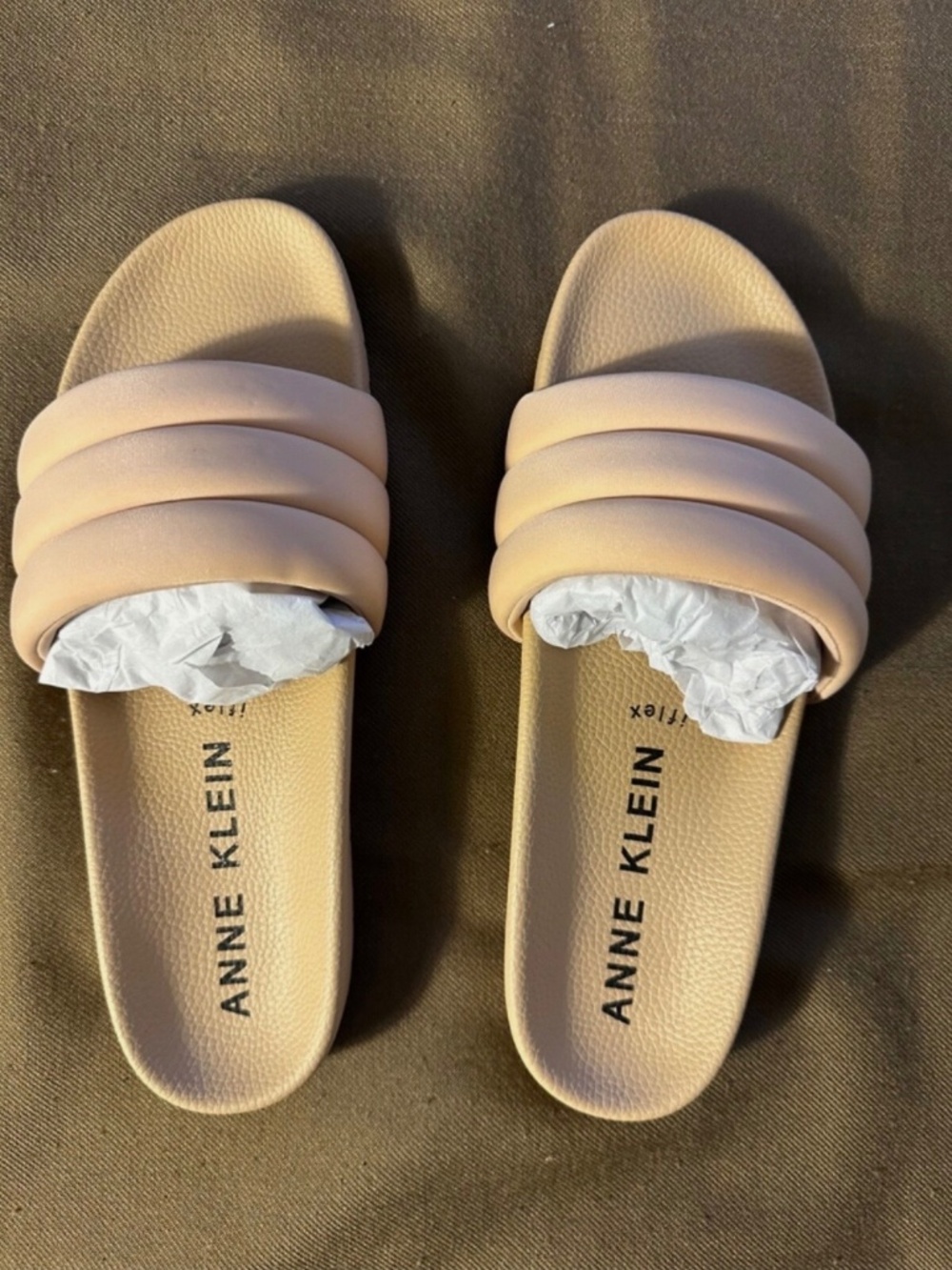 New in Box Anne Klein Sommer Pool Slide in Blush sz 10